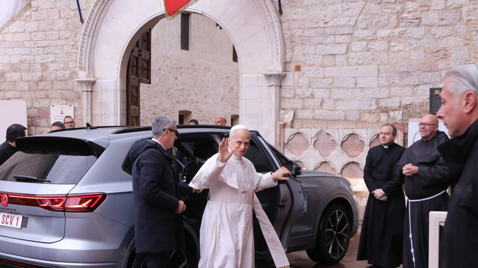 Papa Leone, sulla tomba di San Francesco ho pregato per la pace