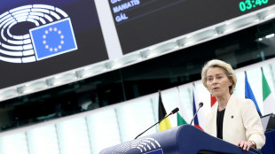 Vis&eacute;e par une motion de censure, von der Leyen d&eacute;nonce les "vieilles recettes des extr&eacute;mistes"