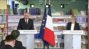 Bayrou et Borne relancent la r&eacute;forme de la formation des enseignants, "priorit&eacute; absolue"
