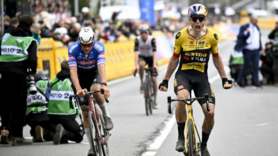 E3 Classic: Van Aert domine Van der Poel et Pogacar &agrave; neuf jours du Tour des Flandres