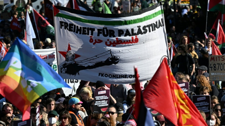 Hamburger Verfassungsschutz warnt vor antisemitischer "Querfront" aus Extremisten