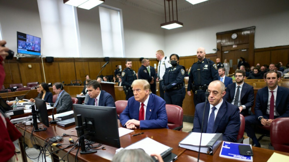 Trump condamn&eacute; pour outrage, menac&eacute; d'"incarc&eacute;ration" &agrave; la reprise de son proc&egrave;s &agrave; New York