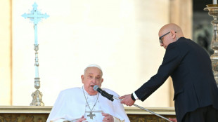 La voz y la movilidad del papa en convalecencia están mejorando