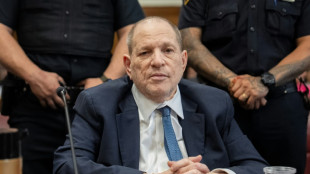 Tensões entre membros do júri de Weinstein geram medo de bloqueio do julgamento