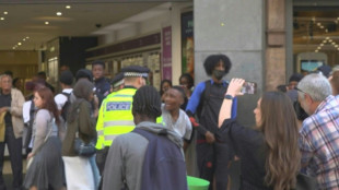 Tens&atilde;o e deten&ccedil;&otilde;es em Londres ap&oacute;s convoca&ccedil;&atilde;o no TikTok