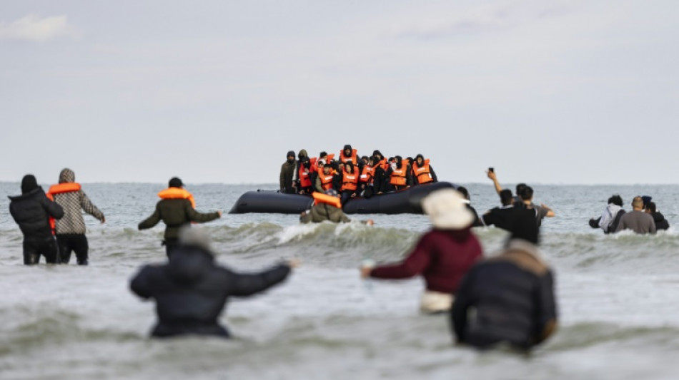 Royaume-Uni: premi&egrave;res arrestations de migrants avant leur expulsion vers le Rwanda