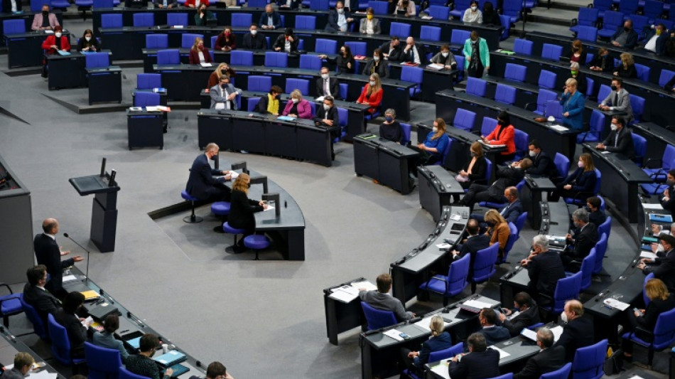 Streit im Bundestag über Abstimmungsreihenfolge zur Impfpflicht
