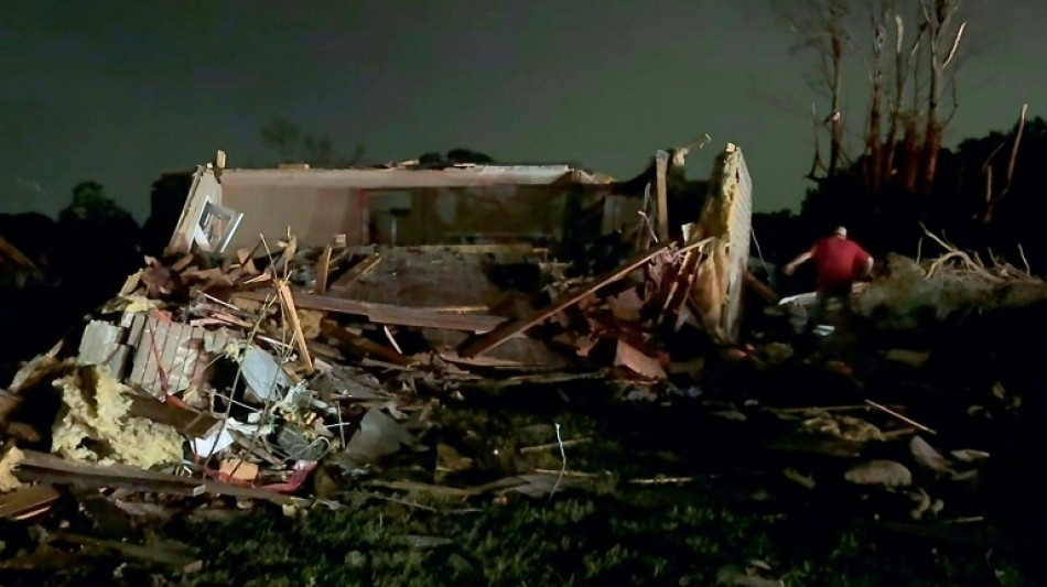 Tornadoes kill more than 20 in south-central US