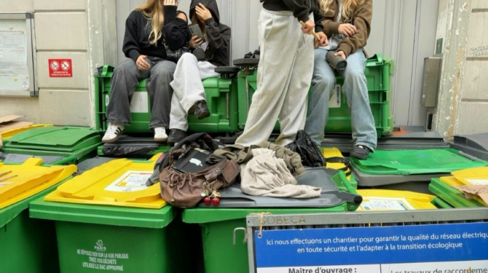 Les lyc&eacute;ens de nouveau dans la rue avant un nouvel appel pour samedi
