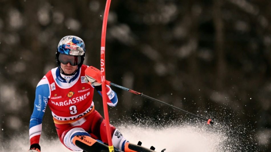 Ski alpin: No&euml;l sort encore, le Grec Ginnis historique &agrave; Chamonix