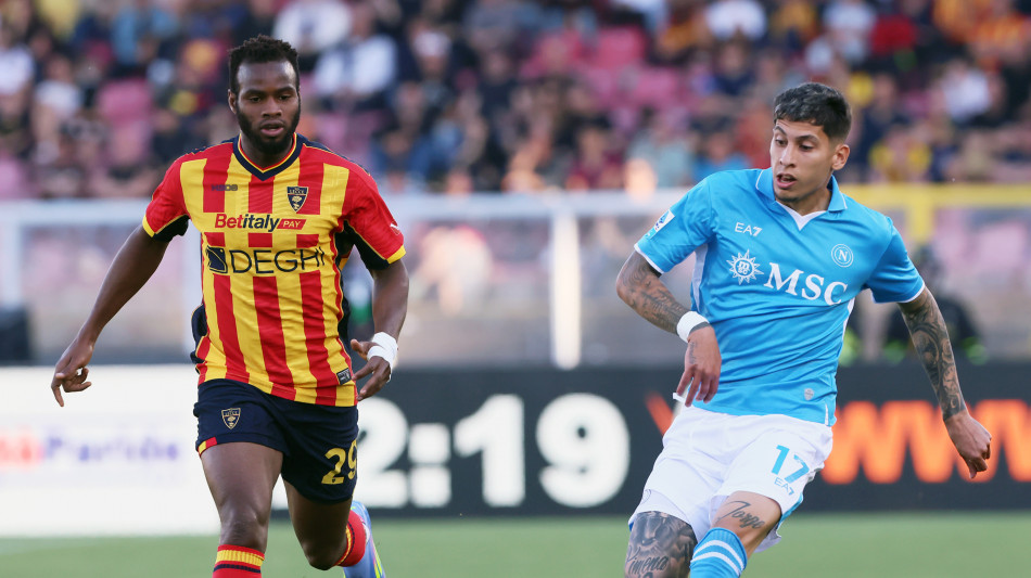 Calcio: 1-0 al Lecce, il Napoli allunga a +6 sull'Inter