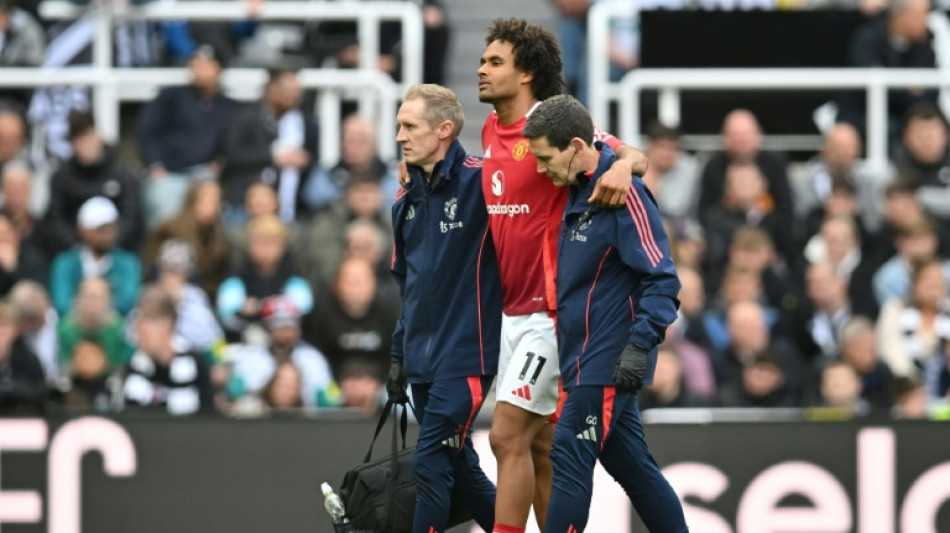 Man Utd trio back training before Europa League final