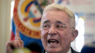 Ex-presidente da Colômbia, Uribe pega 12 anos de prisão domiciliar e diz que vai apelar