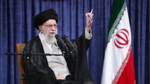 Khamenei diz que Ir&atilde; n&atilde;o ceder&aacute; a press&otilde;es para cessar enriquecimento de ur&acirc;nio