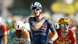 Tour: bis di Merlier, il belga vince allo sprint davanti a Girmay