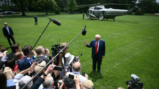 Trump culpa 'insurrecionistas' e 'agitadores profissionais' por dist&uacute;rbios em Los Angeles