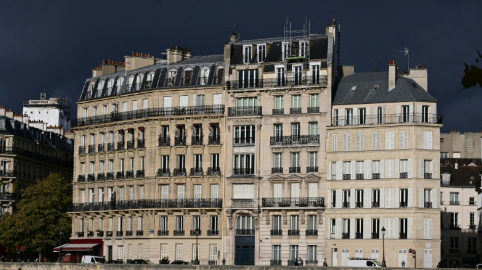Safety worries for Paris balconies ahead of Olympics