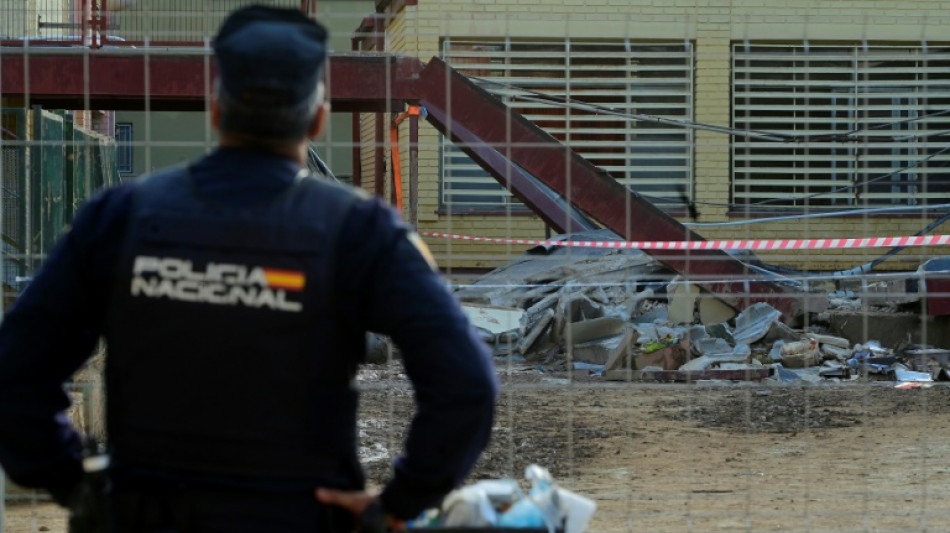 Espagne: un ouvrier meurt dans l'effondrement d'une &eacute;cole fragilis&eacute;e par les inondations