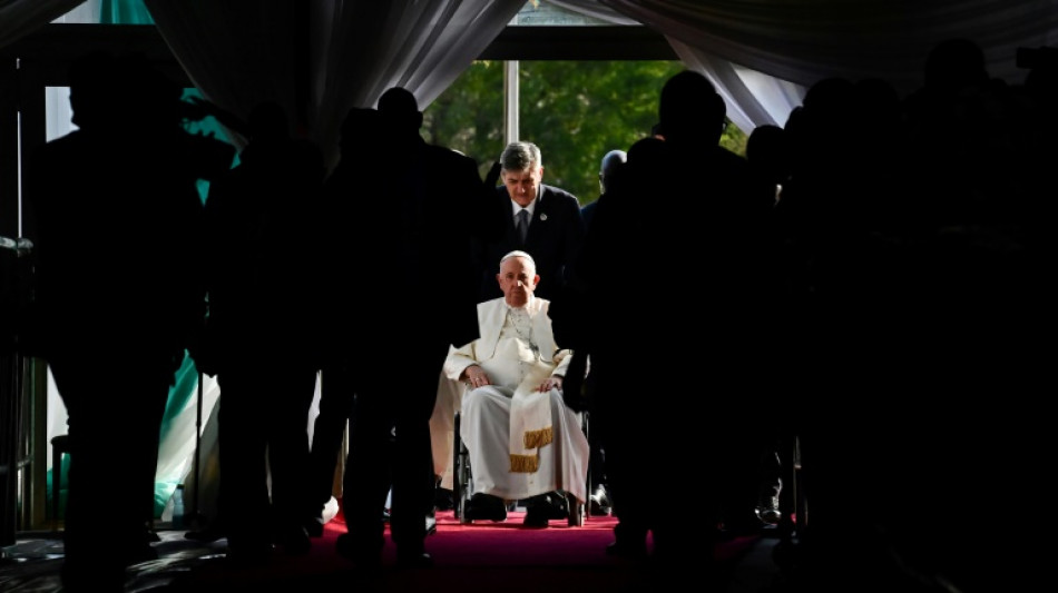 Le pape ach&egrave;ve sa visite au Soudan du Sud avec une messe en plein air