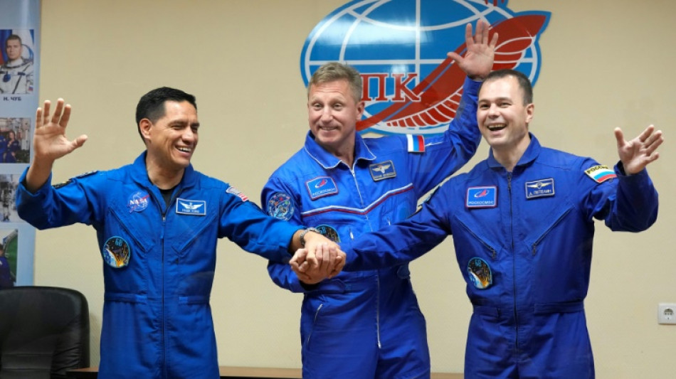 Un Am&eacute;ricain et deux Russes &agrave; destination de l'ISS en pleine offensive en Ukraine