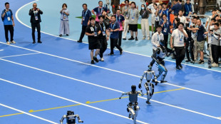 La première compétition mondiale de robots humanoïdes commence en Chine
 