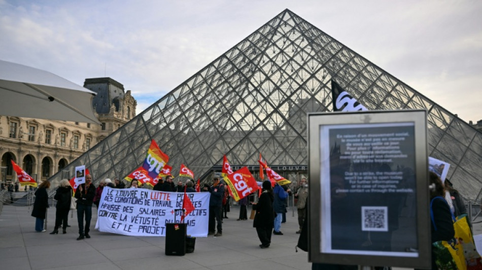 Les agents du Louvre reconduisent la gr&egrave;ve initi&eacute;e avant les f&ecirc;tes, le mus&eacute;e ouvert partiellement