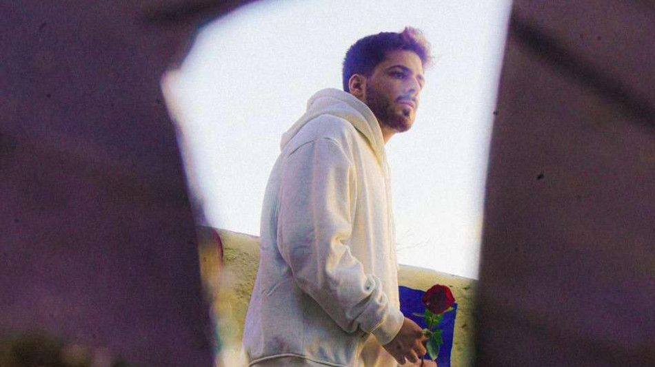 Kina, da Acerra fino alla firma con la Columbia Records