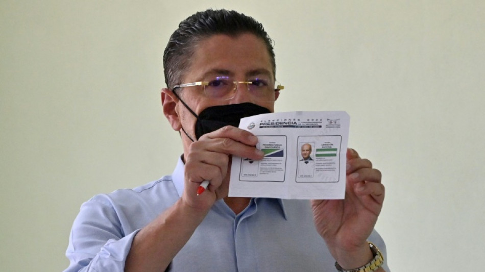 Derechista Chaves próximo presidente de Costa Rica tras vencer balotaje