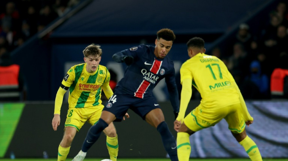 Ligue 1: un Paris peu inspir&eacute; cale contre Nantes