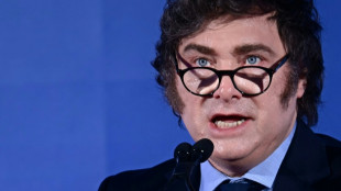 Decreto de Milei que limita direito &agrave; greve &eacute; acusado de inconstitucionalidade