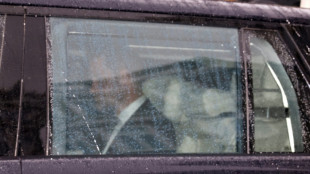 El príncipe Enrique llega a casa de su padre, Carlos III, en su primer encuentro desde 2024