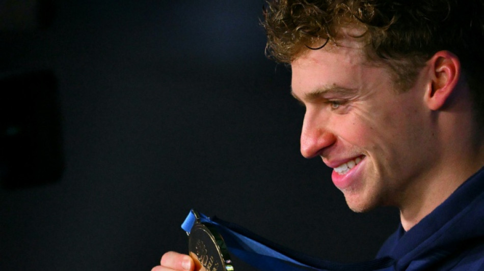 Marchand conquista ouro após quebrar recorde mundial de natação; Summer McIntosh volta a vencer