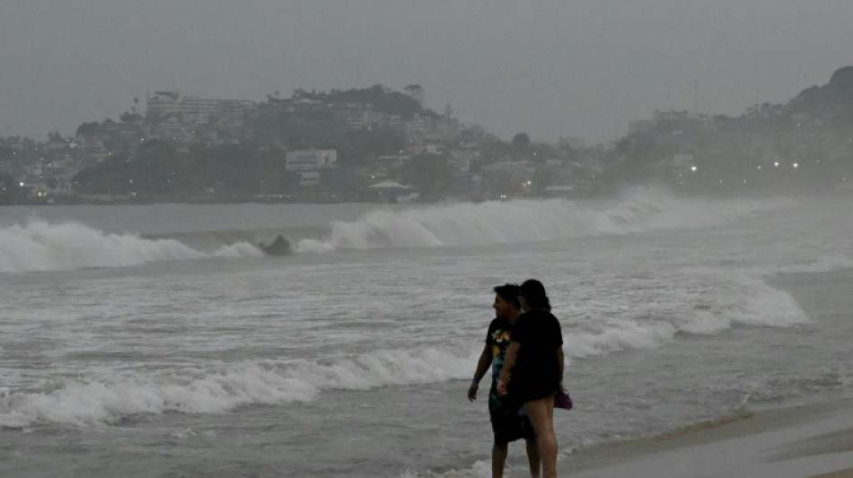 Mexique: Acapulco isol&eacute; apr&egrave;s le passage de l'ouragan Otis