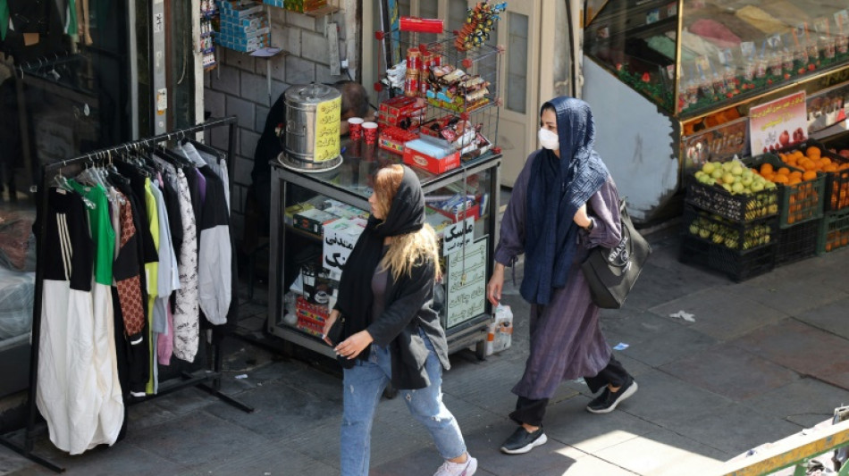 "&iexcl;El velo tiene que ser una opci&oacute;n!", dicen las mujeres en Teher&aacute;n