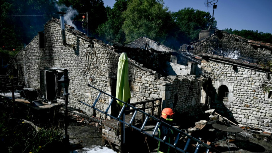 Charente: un mort, 4 disparus, dans l'incendie d'un g&icirc;te accueillant des adultes handicap&eacute;s