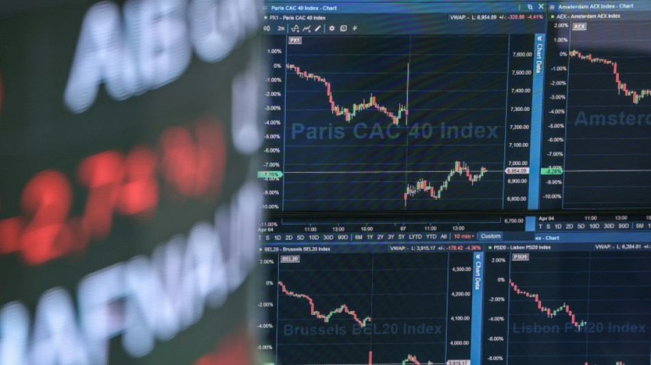 La Bourse de Paris en baisse, accueillant des r&eacute;sultats d'entreprises