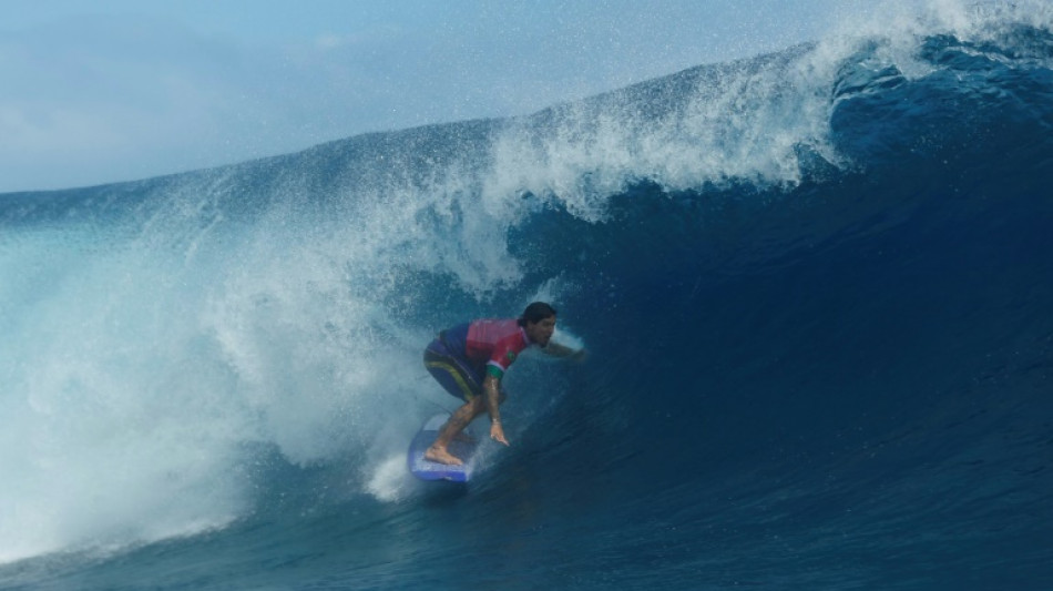 Provas do surfe de Paris-2024 s&atilde;o adiadas para segunda-feira