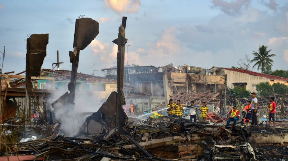 Explos&atilde;o em dep&oacute;sito de fogos de artif&iacute;cio deixa 10 mortos na Tail&acirc;ndia