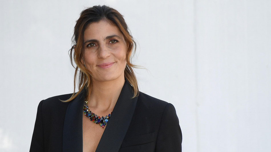 Amoruso, 'racconto le donne e i tab&ugrave; della maternit&agrave;'