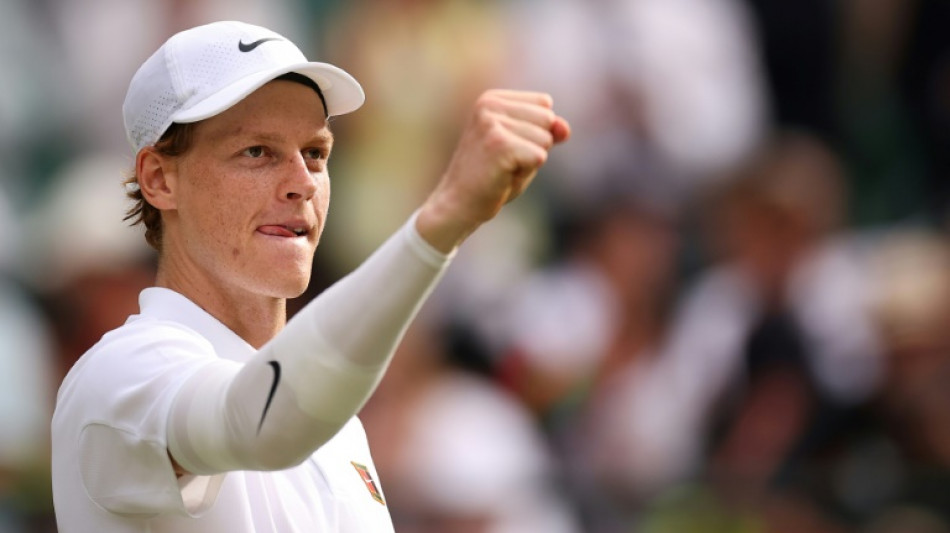 Sinner supera dores no cotovelo, vence Shelton e vai &agrave; semifinal de Wimbledon