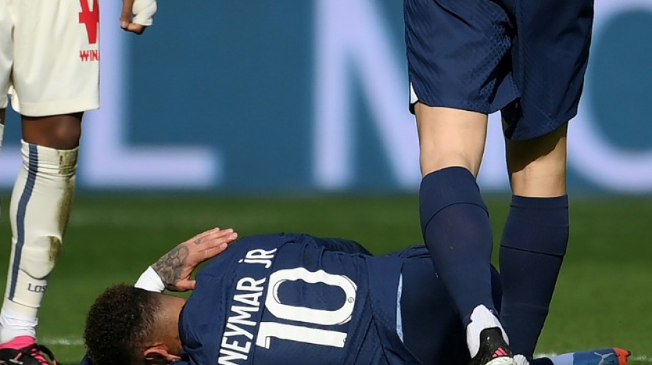 Neymar es operado con &eacute;xito de su tobillo derecho