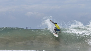 Au Nigeria, surfer entre les ol&eacute;oducs et les cargos p&eacute;troliers 