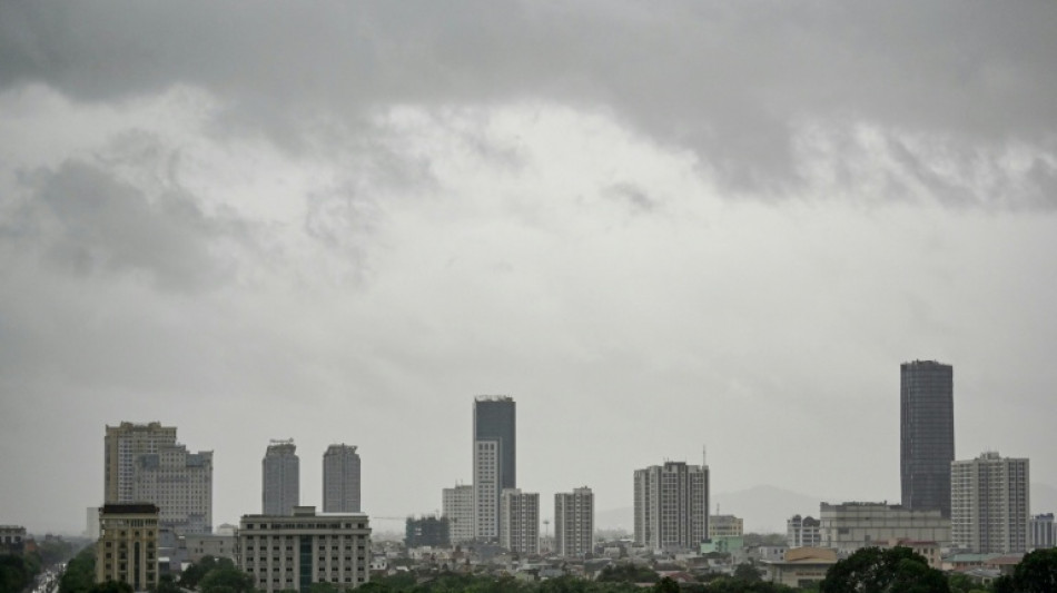 Tifón Kajiki azota Vietnam y provoca el desalojo de decenas de miles de personas