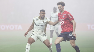 Lens perde para Lille e se afasta da briga pelo t&iacute;tulo franc&ecirc;s