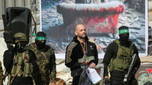 Os tr&ecirc;s ref&eacute;ns israelenses libertados neste s&aacute;bado pelo Hamas