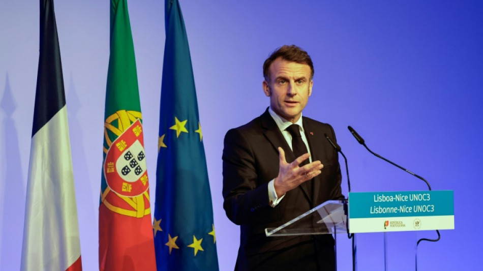Depuis le Portugal, Macron exhorte l'Europe &agrave; refuser la "vassalisation"