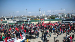 Multid&atilde;o em Istambul pede liberta&ccedil;&atilde;o de l&iacute;der da oposi&ccedil;&atilde;o turca
