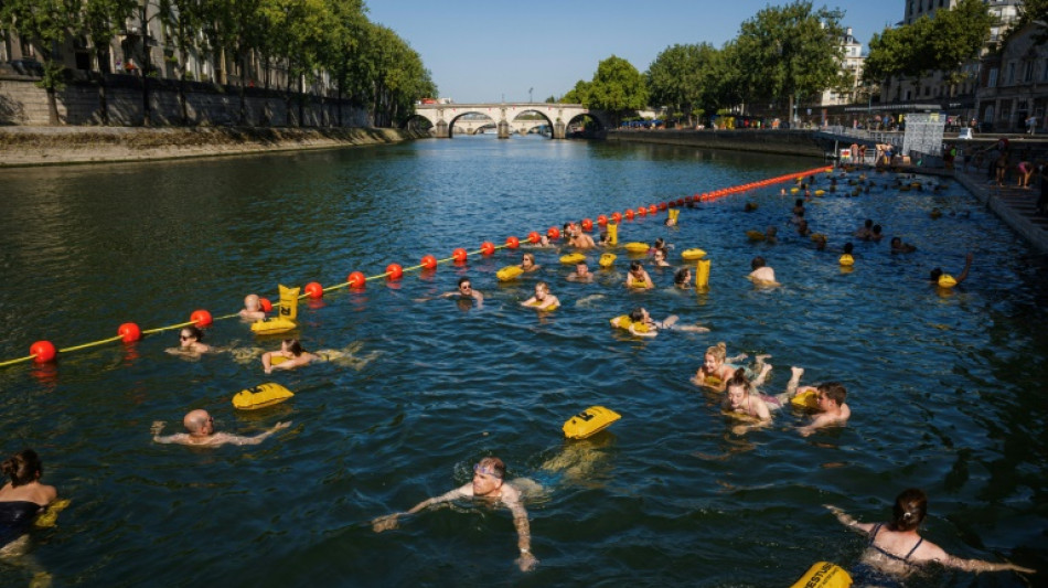 Banho no Sena, o 'golpe de sorte' para enfrentar o calor em Paris