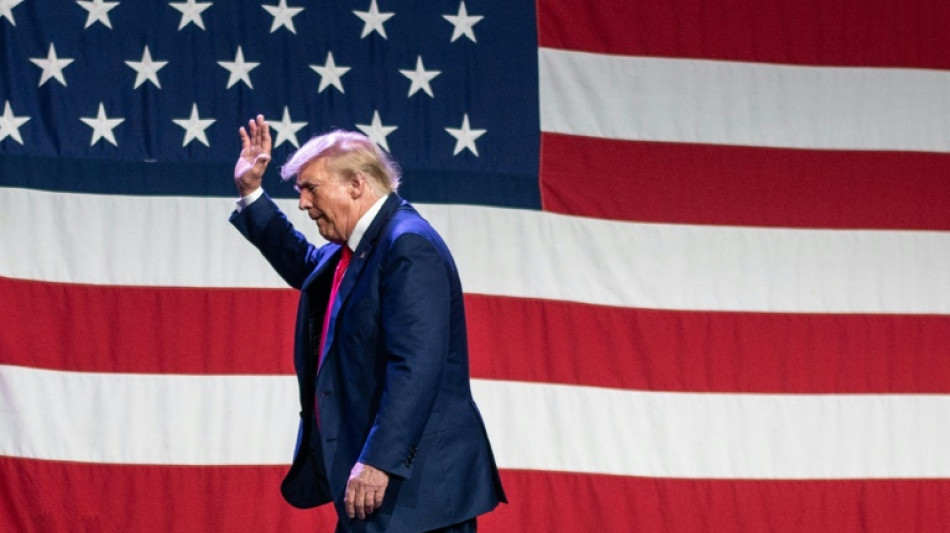 Mulher que enviou veneno a Trump &eacute; sentenciada a 22 anos de pris&atilde;o nos EUA