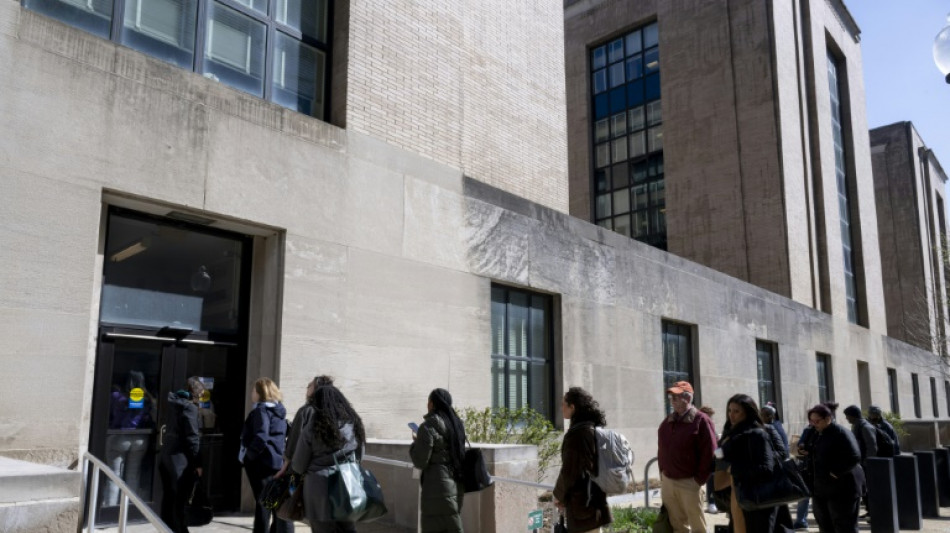 Departamento de Sa&uacute;de dos EUA inicia demiss&atilde;o de 10 mil trabalhadores